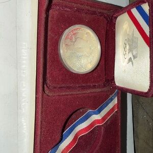 Los Angeles Olympic Silver Coin with Case